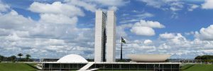 Senadores querem taxar energia solar e eólica para aumentar arrecadação
